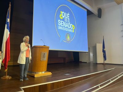 La senadora universitaria, profesora Soledad Berríos, dio a conocer los objetivos, funciones e integrantes de este cuerpo colegiado triestamental. 