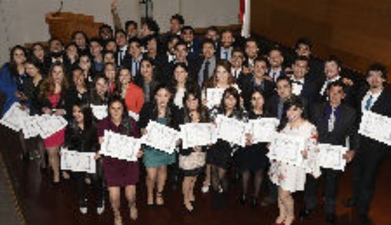 La generación 2016 de kinesiólogos de la Universidad de Chile