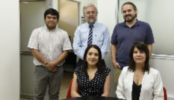 Manuel Maliqueo, doctor Manuel Kukuljan, doctor Nicolás Crisosto, Bárbara Echiburú y doctora Teresa Sir. 