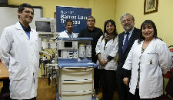 Doctores Nelson Navarrete, Luis Leiva, Carlos Lagos, Gisella Castiglione, Manuel Kukuljan y Andrea Mena. 