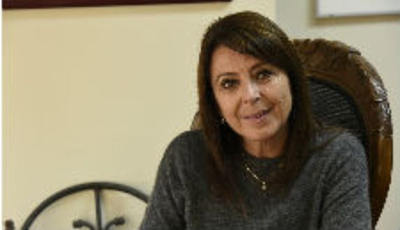 Profesora Lorena Binfa. 