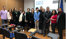La delegación de académicos de laUniversidad de Antioquia junto a los organizadores de la Facultad de Medicina