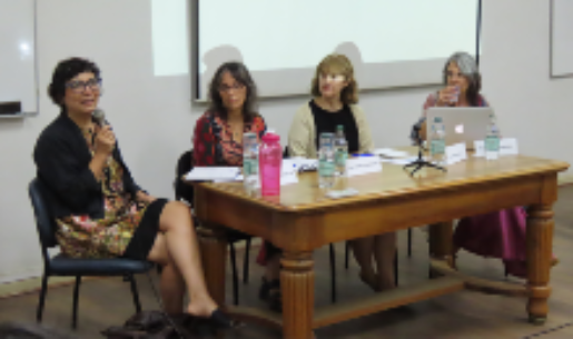 Las panelistas Soledad Falabella, Pamela Eguiguren, Amaya Valdés y Viviana Sobrero. 