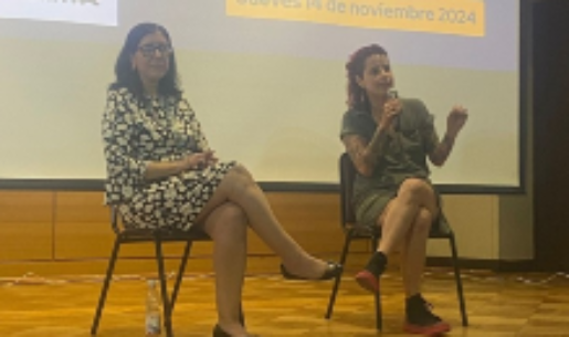 Durante la primera jornada, parte de las actividades fueron charlas magistrales de las académicas del Centro de Medicina Reproductiva y Desarrollo Integral del Adolescente, Cemera, profesora Daniela González Arístegui y doctora Vania Martínez Nahuel. 