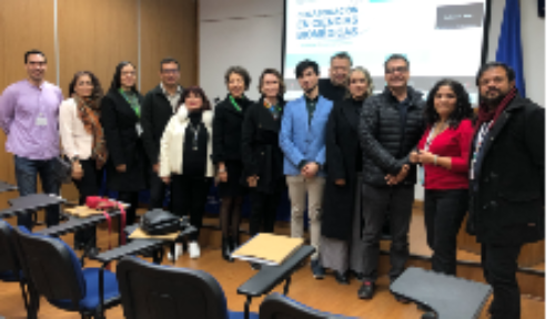 La delegación de académicos de laUniversidad de Antioquia junto a los organizadores de la Facultad de Medicina
