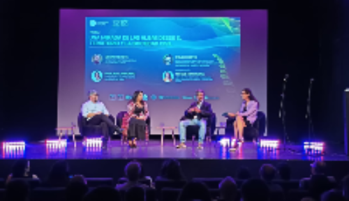 La profesora Paulina Larrondo compartió espacio con especialistas como César Astete, de Oceana Chile, y Paulo Horta, de la Universidad Federal de Santa Catarina, dialogando sobre el rol social de las universidades y la relevancia de los proyectos territoriales en la construcción de políticas públicas con impacto real