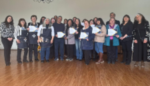 Los funcionarios certificados junto a representantes de la Subdirección de Relaciones Humanas