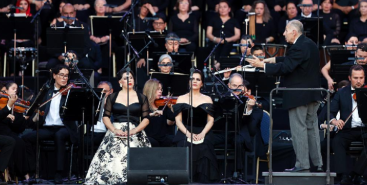 U. de Chile y sus elencos artísticos regresan al Estadio Nacional con “Carmina Burana”