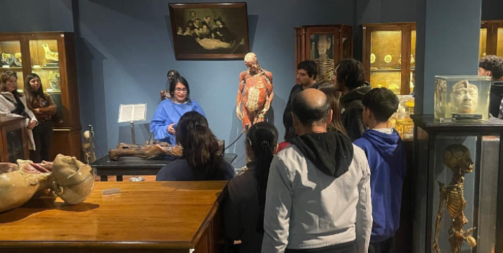 Facultad de Medicina convocó a más de 2.400 personas durante el Día del Patrimonio Nacional