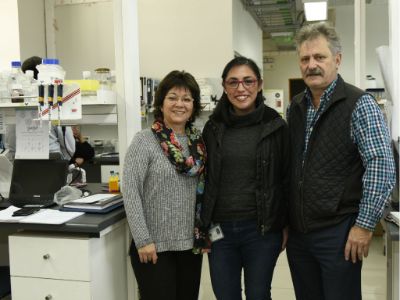 Doctores Lisette Leyton, Francesca Burgos y Andrew Quest