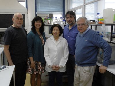 Doctores Mario Herrera Marschitz, Paola Morales, María Elena Quintanilla, Marcelo Ezquer -de la UDD- y Yedy Israel. 