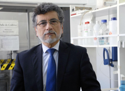 Doctor Enrique Castellón, académico del DOBC