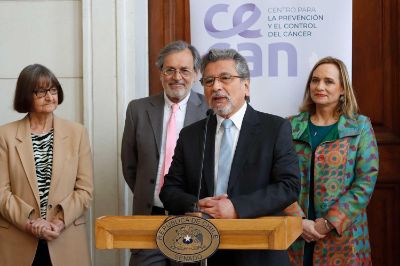 La inauguración del CECAN se realizó en el Congreso Nacional, en su sede de Santiago, y contó con la participación de senadores y diputados, de autoridades de gobierno y de especialistas de las universidades que participan en este proyecto.