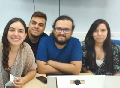 Daniela Olivares, Cristian Ramírez, Felipe De la Barra y Carmen Domínguez son psicólogos del Programa de Magíster en Neurociencias que colaboran en el proyecto. 