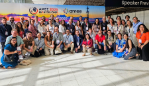 Entre el 23 y el 27 de agosto de 2025, académicos de nuestro plantel se integraron a la Conferencia Anual de la Association for Medical Education (AMEE), considerada la instancia más importante a nivel mundial en el ámbito de la educación en profesiones de la salud