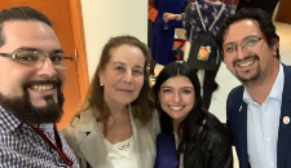 Tecnólogos médicos de la especialidad de Morfofisiopatología y Citodiagnóstico distinguieron a la profesora Soledad Berríos con el premio 