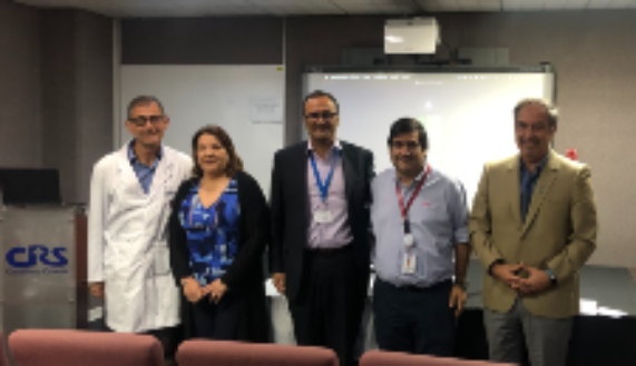 Doctor Juan Guillermo Rodríguez, sra. Carol Luco, sr. Jaime Carvajal, y doctores Alberto Vargas y Miguel O'Ryan