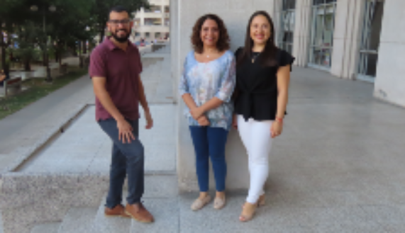 Parte del equipo investigador del Departamento de Enfermería de la Facultad de Medicina, profesores Matías Faúndez, Roxana Lara y Daniela Montecinos. 