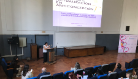 La profesora Pamela Aros señaló que 