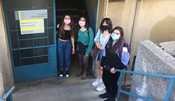 Saray López, Javiera Améstica, Matilda Aguayo y Siboney Cataldo fueron las primeras estudiantes de Tecnología Médica 2021 que visitaron su 