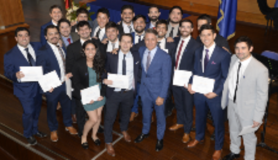 La generación 2020-2023 de especialistas en Traumatología y Ortopedia de la Facultad de Medicina de la Universidad de Chile. 