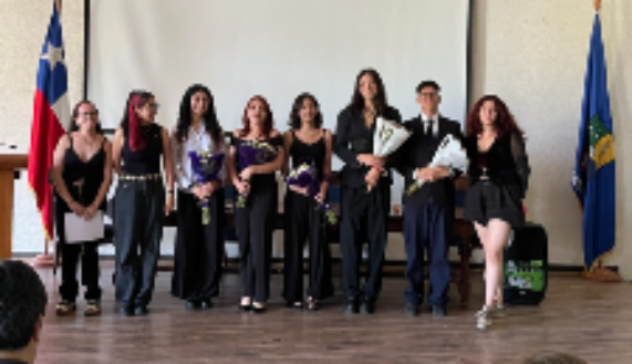 Integrantes de la mesa saliente y la entrante del Consejo de Estudiantes de la Salud, CES