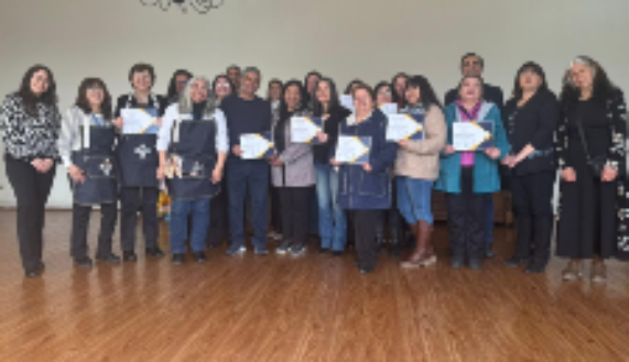 Los funcionarios certificados junto a representantes de la Subdirección de Relaciones Humanas