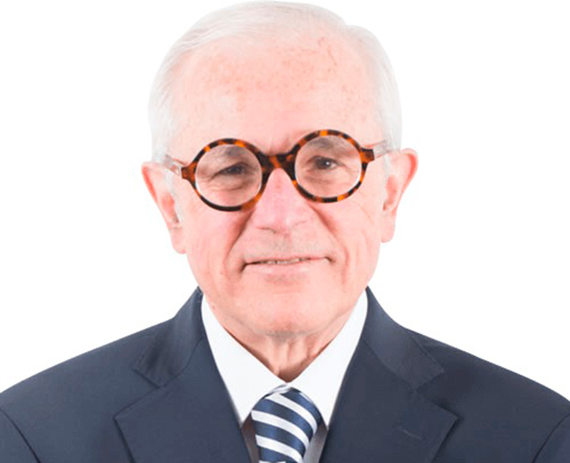 El profesor Juan Eduardo Palma Jara fue destacado en el área "Insolvencia y Reestructuración".
